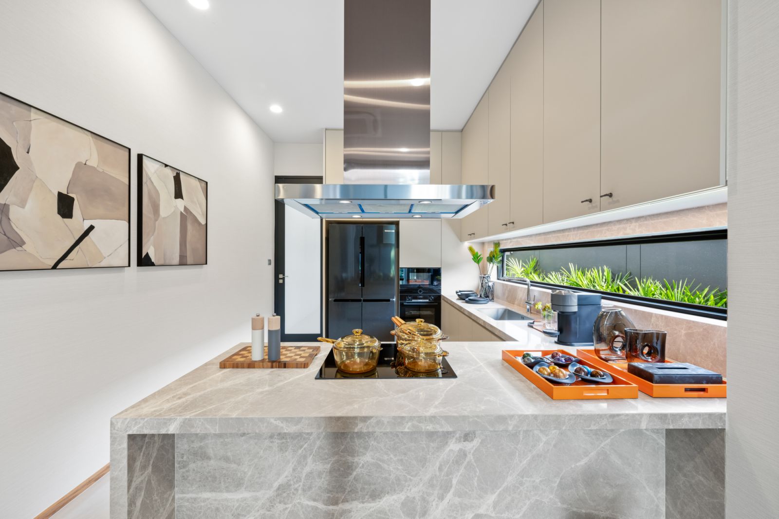 พาชมโครงการ “บ้านอิสสระ บางนา” บ้านแนวคิด “Luxury Practical Living” หรูหรา เรียบง่าย ใช้ได้จริง