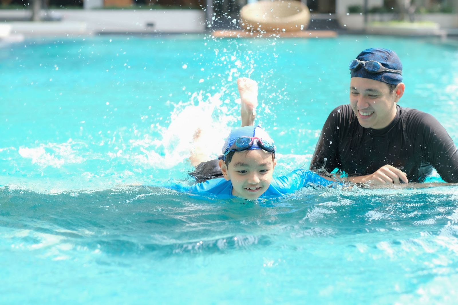 ซื้อคอนโดห้อง Pool Access ใช้ชีวิตติดสระว่ายน้ำ ดีจริงไหม? ต้องระวังอะไรบ้าง