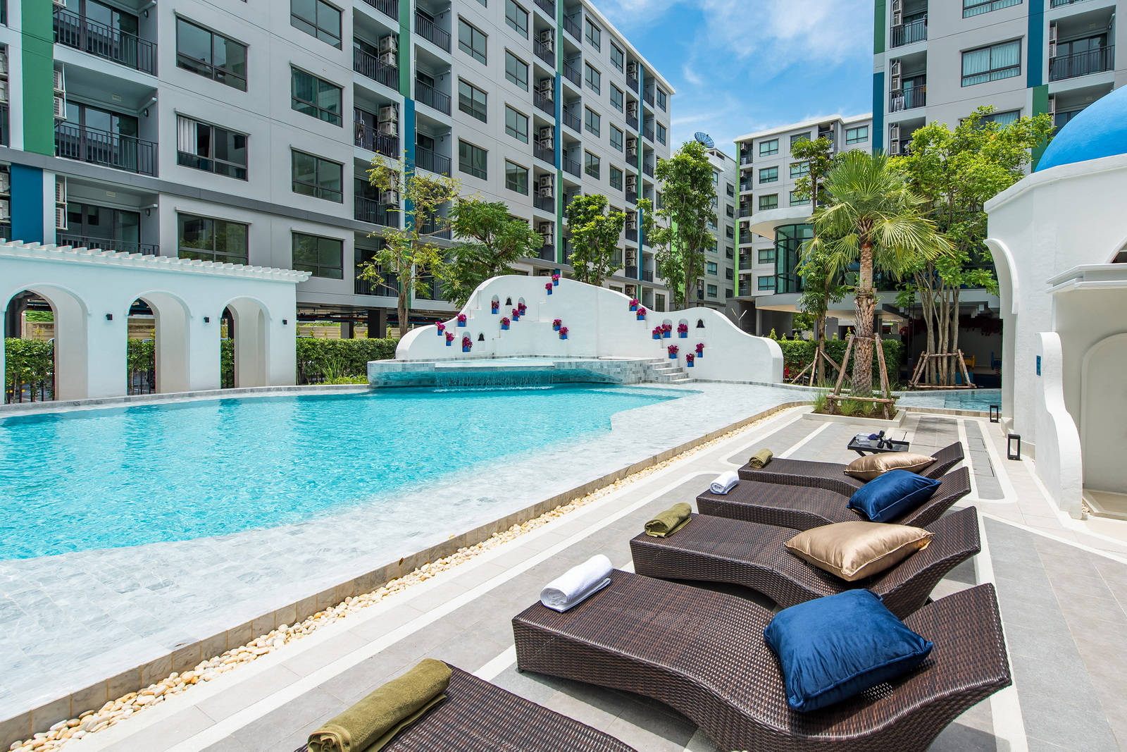 “GRENE  PRIME เดอะ ซานโตรินี” คอนโดฯ ใหม่พร้อมอยู่สไตล์รีสอร์ท  ทำเลหนึ่งเดียวติดถนนสรงประภา จัดโปร! สุดคุ้มเอาใจนักลงทุน ตกแต่งครบ พร้อมผู้เช่า รับผลตอบแทน 6% ต่อปี สำหรับปีแรก*