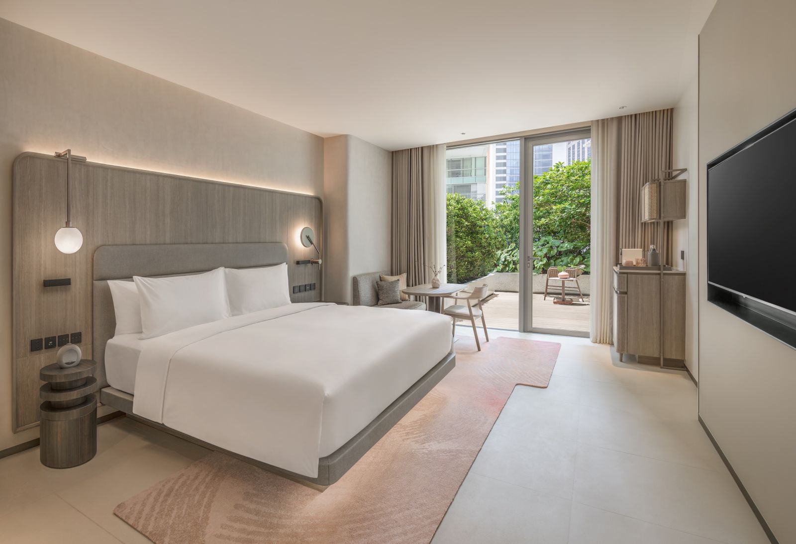 SCX Corporation เปิดตัว KROMO Bangkok, Curio Colleciton by Hiltion ปักหมุดธุรกิจโรงแรม หนุนพอร์ต Hospitality แตะ 2,000 ห้องใน 5 ปี รองรับการเป็น World Class Destination ของนักท่องเที่ยวทั่วโลก พร้อมเปิดให้บริการ 24 ก.ย.68 นี้