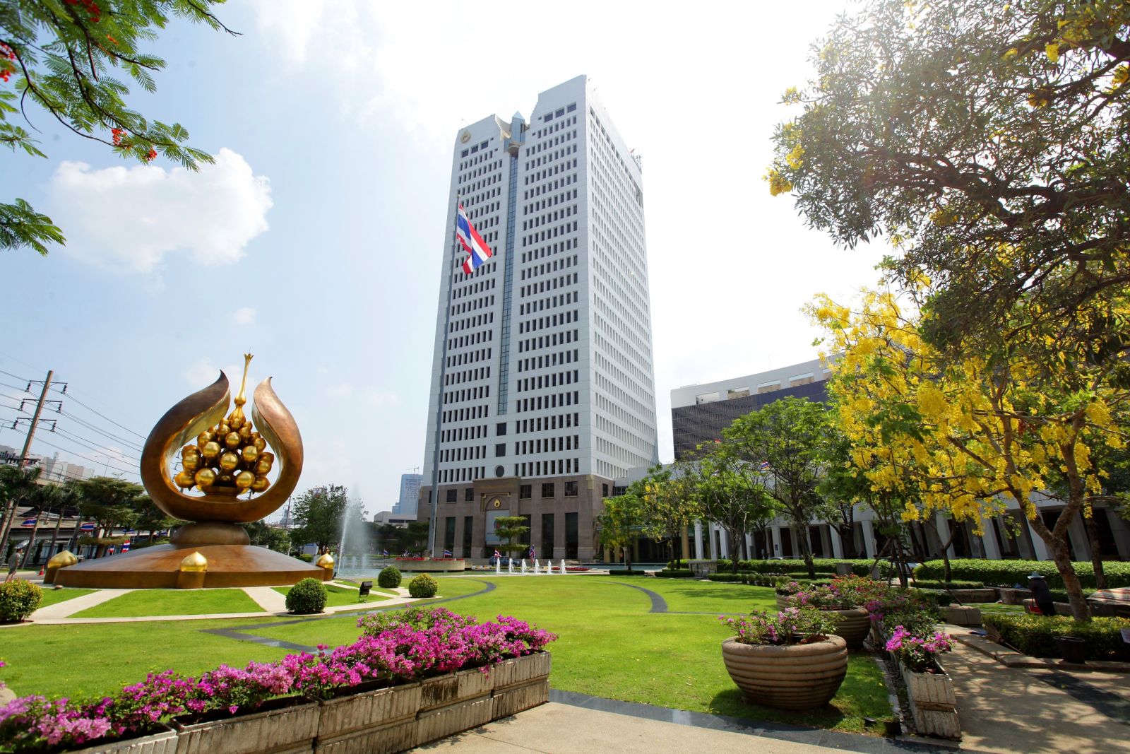COBE ลาดพร้าว-สุทธิสาร จาก SC Asset ที่เป็นมากกว่าคอนโด แต่เป็น Community ที่ตอบโจทย์ไลฟ์สไตล์ New Gen บนทำเลเชื่อมต่อ New CBD แต่งครบ เริ่มเพียง 2 ล้านบาท*