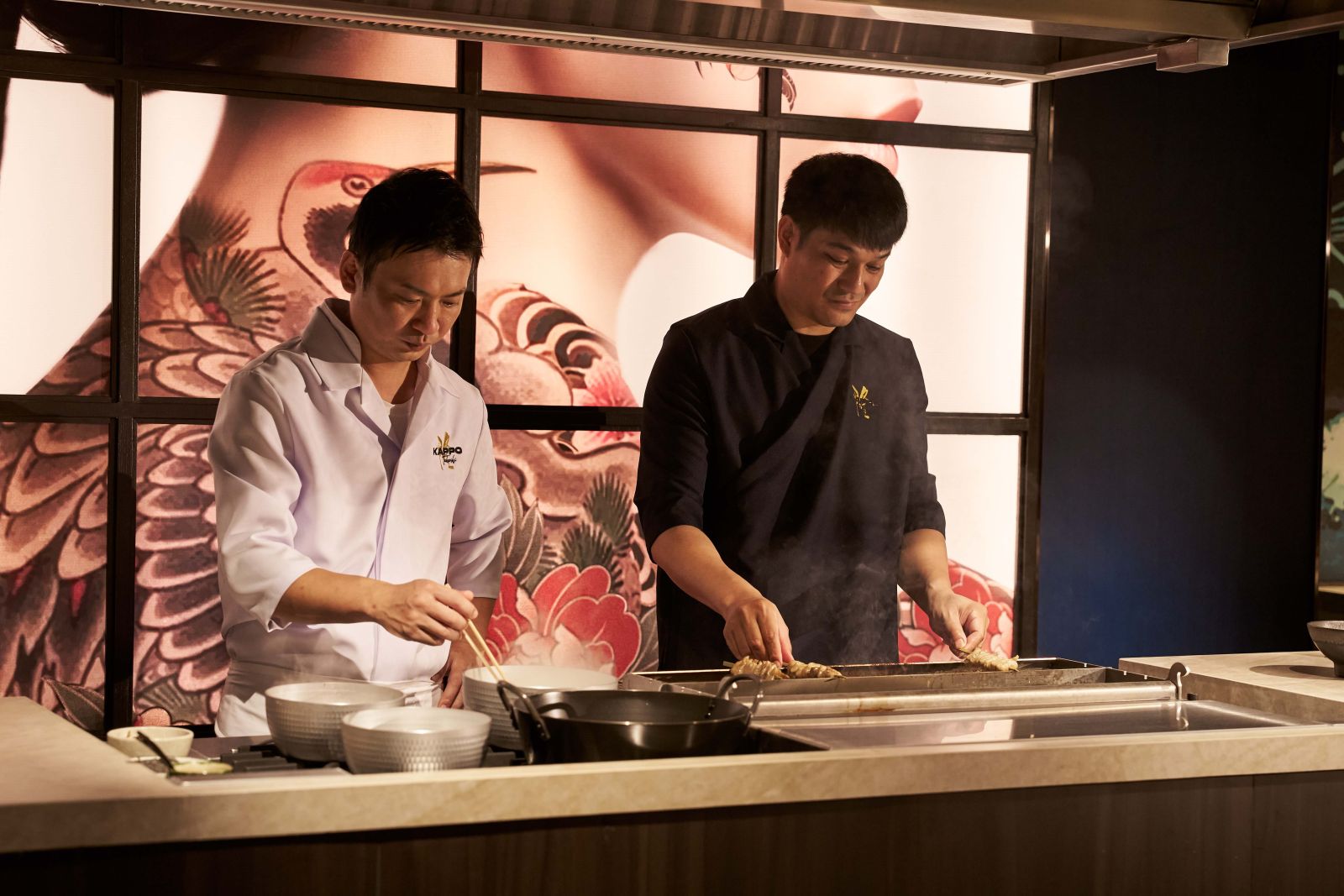 แรบบิท โฮลดิ้งส์ ในกลุ่ม บีทีเอส กรุ๊ปฯ ผนึกอนันดาฯ เผยโฉม THE RESIDENCES 38 คอนโดอัลตร้าลักชัวรี ชูไฮไลต์สร้าง Fine Dining Private Kitchen ในโครงการครั้งแรก พร้อมเปิดตัว La Clef Bangkok by The Crest Collection ลักชัวรีเซอร์วิสเรสซิเดนซ์  บริหารงานโดย