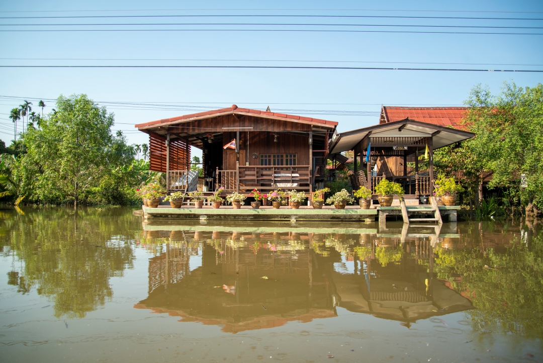 สร้างบ้านรุกล้ำแม่น้ำลำคลองผิดกฎหมาย ระวังถูกรื้อ!