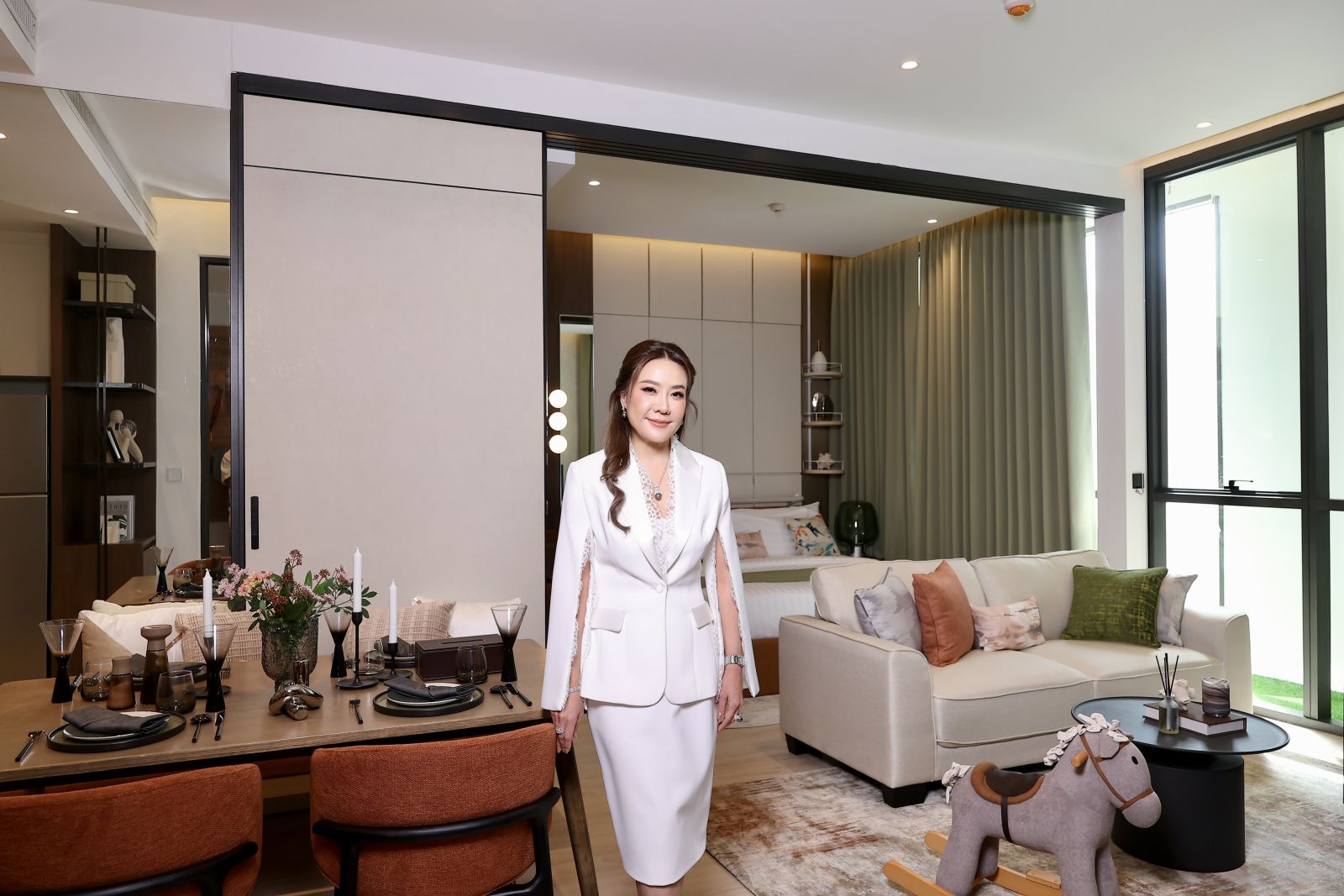 ออร์เนอร์ ไทยแลนด์ ชูโปรเจกต์ไฮไลท์ ONCE WONGAMAT กวาดยอดขายทะลุกว่า 2,000 ล้านบาท ตอกย้ำผู้นำอาณาจักรอสังหาฯ ซูเปอร์ลักชัวรี มุ่งยกระดับสู่ศูนย์กลางไลฟ์สไตล์ระดับโลก