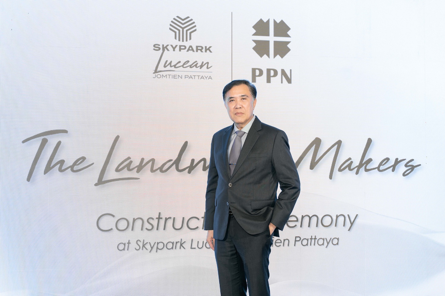 คืบหน้าต่อเนื่อง! “ลูนิค เรียลเอสเตท” แต่งตั้ง “พรพระนคร” ลุยงานก่อสร้างเฟสแรกโครงการลักชัวรี “Skypark Lucean Jomtien Pattaya” มูลค่า 7,500 ล้านบาท ปักหมุด Branded Residence แห่งแรกของบันยันกรุ๊ปในพัทยา