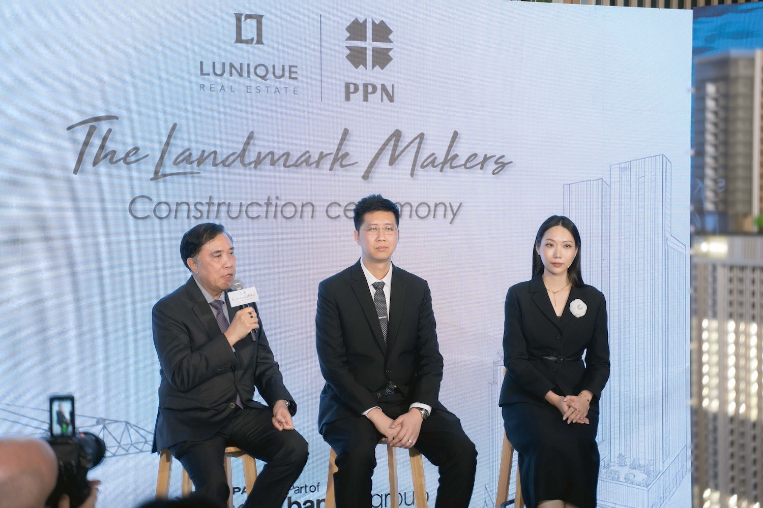 คืบหน้าต่อเนื่อง! “ลูนิค เรียลเอสเตท” แต่งตั้ง “พรพระนคร” ลุยงานก่อสร้างเฟสแรกโครงการลักชัวรี “Skypark Lucean Jomtien Pattaya” มูลค่า 7,500 ล้านบาท ปักหมุด Branded Residence แห่งแรกของบันยันกรุ๊ปในพัทยา