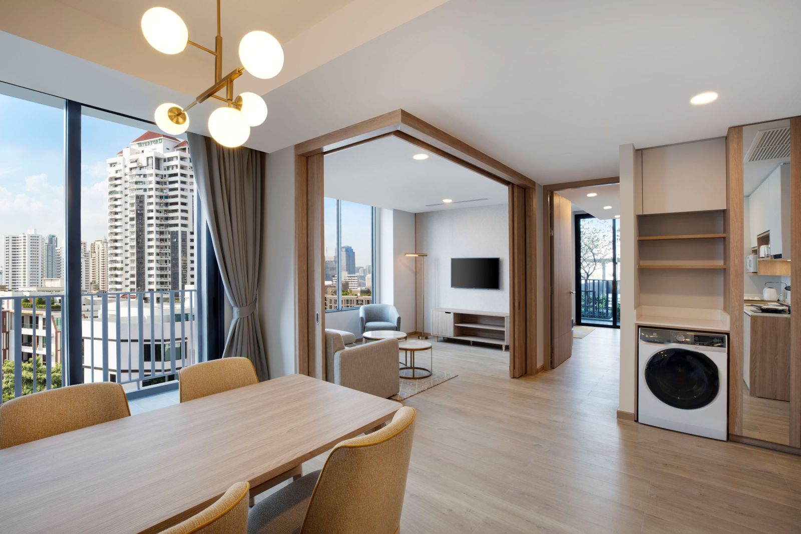 ออริจิ้น โฮเทล ในเครือ ออริจิ้น พร็อพเพอร์ตี้  ปิดการขาย โรงแรม สเตย์บริดจ์ สวีท แบงค็อก ทองหล่อ ให้ ตัน ภาสกรนที ในนาม “ตันบุญ” มีกระแสเงินสดรับสุทธิ เพิ่มขึ้นกว่า 500 ล้านบาท พร้อมบันทึกกำไร ไตรมาส 4/2568