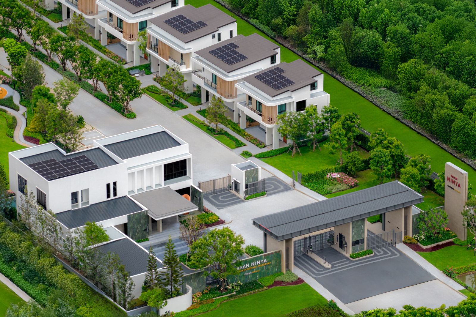 เปิดพอร์ต “เซ็นทรัลพัฒนา เรซซิเด้นซ์” 11 ปี 51 โครงการ 6.57 หมื่นล้าน ประกาศรุกตลาดแนวราบในกรุงเทพฯ มูลค่ารวมกว่า 2.5 หมื่นล้าน ครบทุกเซ็กเมนต์  ด้วย 4 แบรนด์ “นิยาม-นิรดา-นินญา-นิรติ” ตอกย้ำคุณภาพทุกมิติ สะท้อนมาตรฐาน “บ้านเซ็นทรัล”