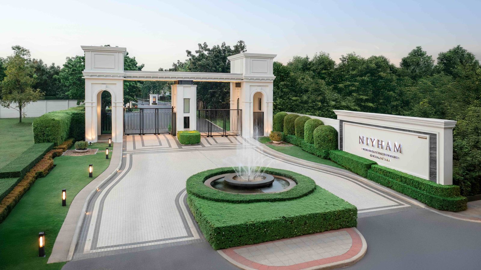 เปิดพอร์ต “เซ็นทรัลพัฒนา เรซซิเด้นซ์” 11 ปี 51 โครงการ 6.57 หมื่นล้าน ประกาศรุกตลาดแนวราบในกรุงเทพฯ มูลค่ารวมกว่า 2.5 หมื่นล้าน ครบทุกเซ็กเมนต์  ด้วย 4 แบรนด์ “นิยาม-นิรดา-นินญา-นิรติ” ตอกย้ำคุณภาพทุกมิติ สะท้อนมาตรฐาน “บ้านเซ็นทรัล”