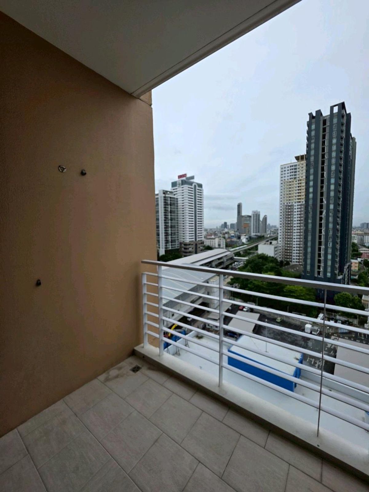 ให้เช่าคอนโดวงเวียนใหญ่ เจริญนคร : [RENT]✨Villa Sathorn Condo ติด BTS กรุงธนบุรี 1ห้องนอน 55 ตรม.ห้องสวยสะอาด เฟอร์ครบ พร้อมเข้าอยู่ 📞0994152664 | 0803696366