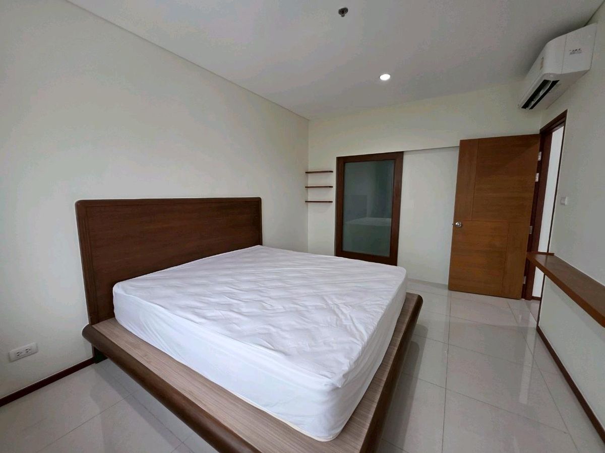 ให้เช่าคอนโดวงเวียนใหญ่ เจริญนคร : [RENT]✨Villa Sathorn Condo ติด BTS กรุงธนบุรี 1ห้องนอน 55 ตรม.ห้องสวยสะอาด เฟอร์ครบ พร้อมเข้าอยู่ 📞0994152664 | 0803696366