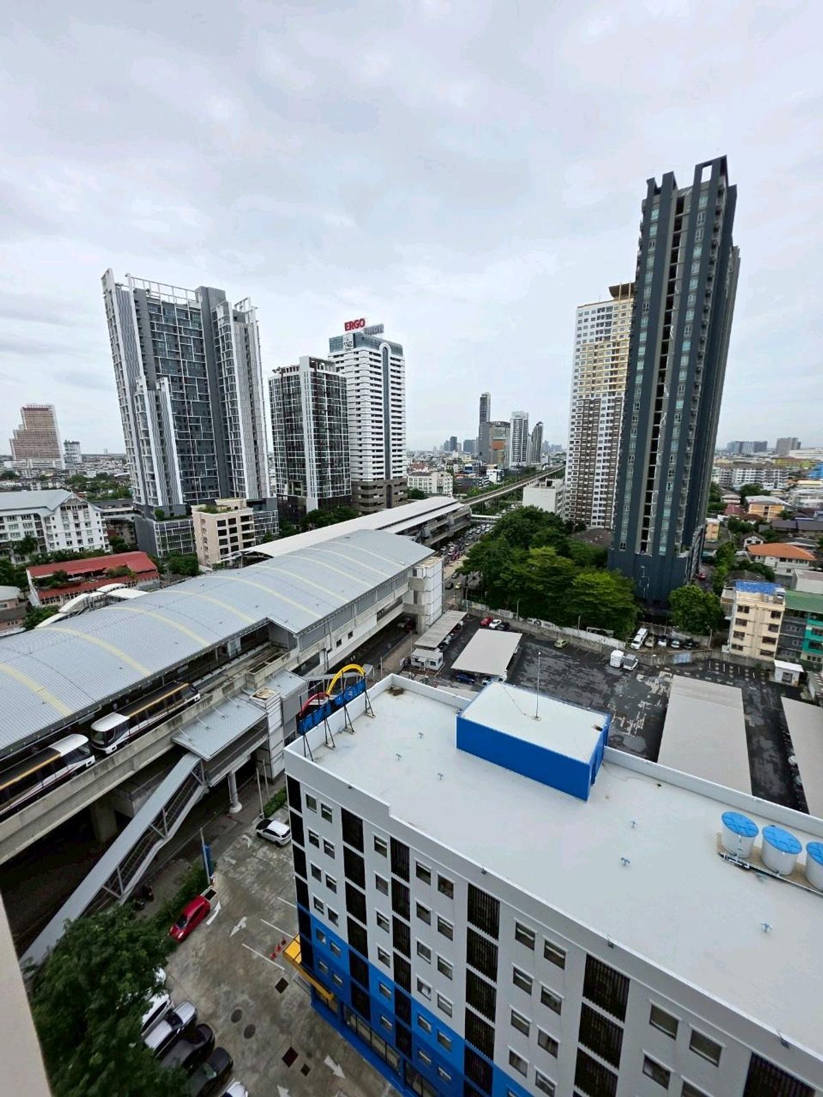 ให้เช่าคอนโดวงเวียนใหญ่ เจริญนคร : [RENT]✨Villa Sathorn Condo ติด BTS กรุงธนบุรี 1ห้องนอน 55 ตรม.ห้องสวยสะอาด เฟอร์ครบ พร้อมเข้าอยู่ 📞0994152664 | 0803696366