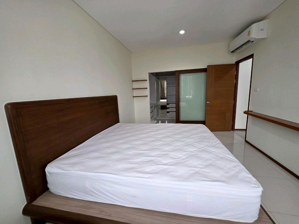 ให้เช่าคอนโดวงเวียนใหญ่ เจริญนคร : [RENT]✨Villa Sathorn Condo ติด BTS กรุงธนบุรี 1ห้องนอน 55 ตรม.ห้องสวยสะอาด เฟอร์ครบ พร้อมเข้าอยู่ 📞0994152664 | 0803696366