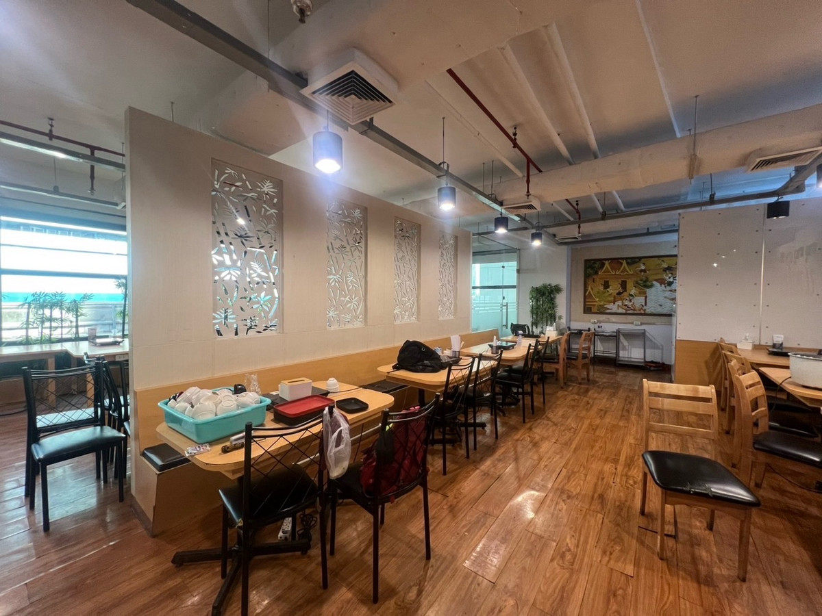 ให้เช่าร้านค้า/ตลาดนัดสุขุมวิท อโศก ทองหล่อ : พื้นที่เช่าทำธุรกิจ 178 ตรม ชั้น 4 BTS อโศก MRT สุขุมวิท ทำเลดีมาก มีลิฟต์ แชร์ที่จอดรถ 200 คัน ฟรีตกแต่ง 30 วัน