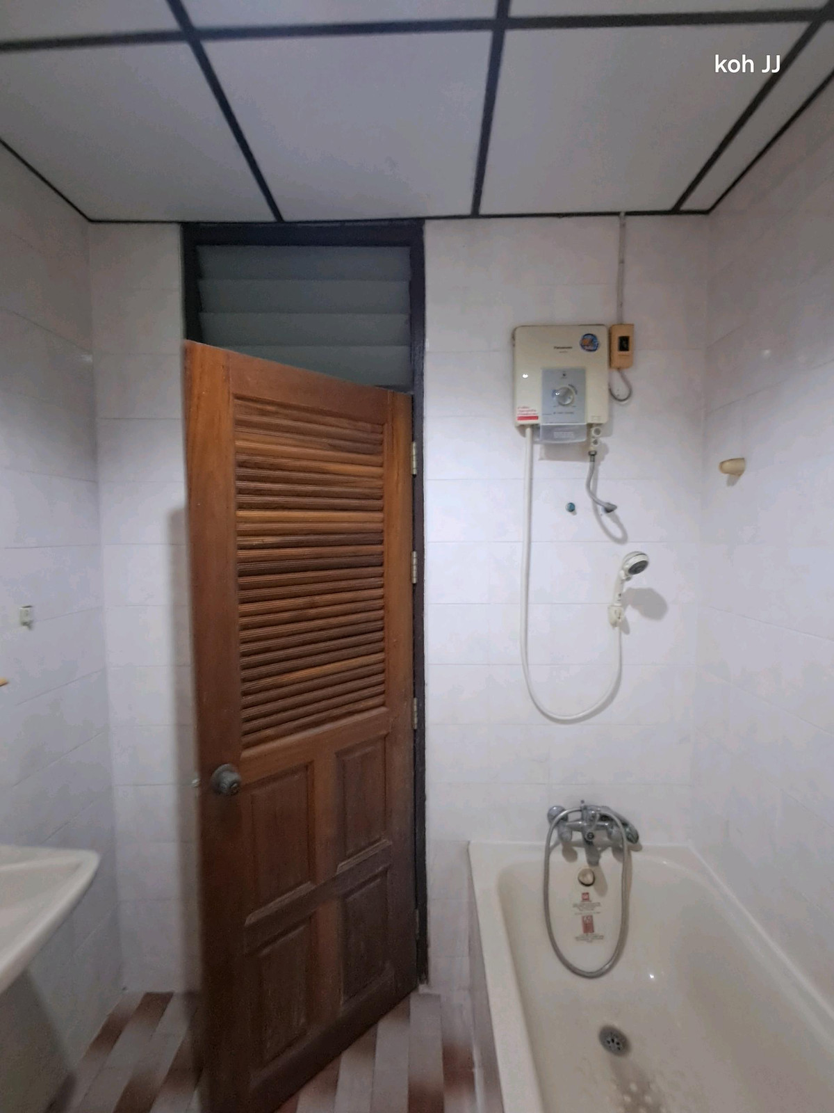 ขายทาวน์โฮมอ่อนนุช อุดมสุข : ขายด่วน!ทาวน์โฮม 3 ชั้น หลังใหญ่ 7 ห้องนอน – ถูกกว่าหลังอื่นหลักล้าน!! 🔥 ทำเลอุดมสุข 51 (ซอยประวิทย์และเพื่อน 1/3) 