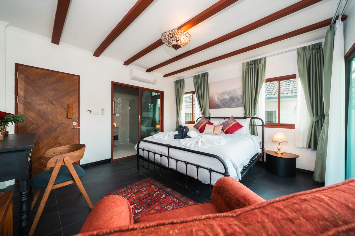 ภูเก็ต : Pool Villa 6 Bedrooms Big Pool 8*4 M. Prime Location in BangTao Phuket For Sale, Rent. Installment Payment applies.