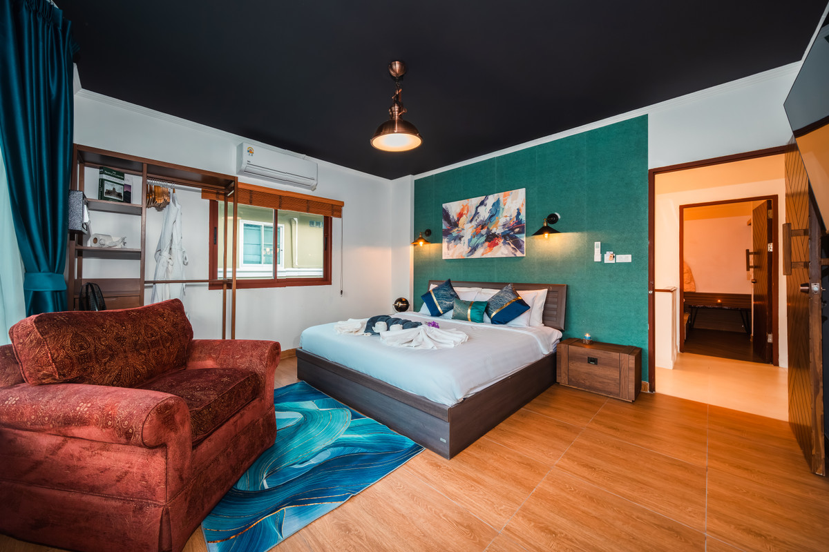 ภูเก็ต : Pool Villa 6 Bedrooms Big Pool 8*4 M. Prime Location in BangTao Phuket For Sale, Rent. Installment Payment applies.