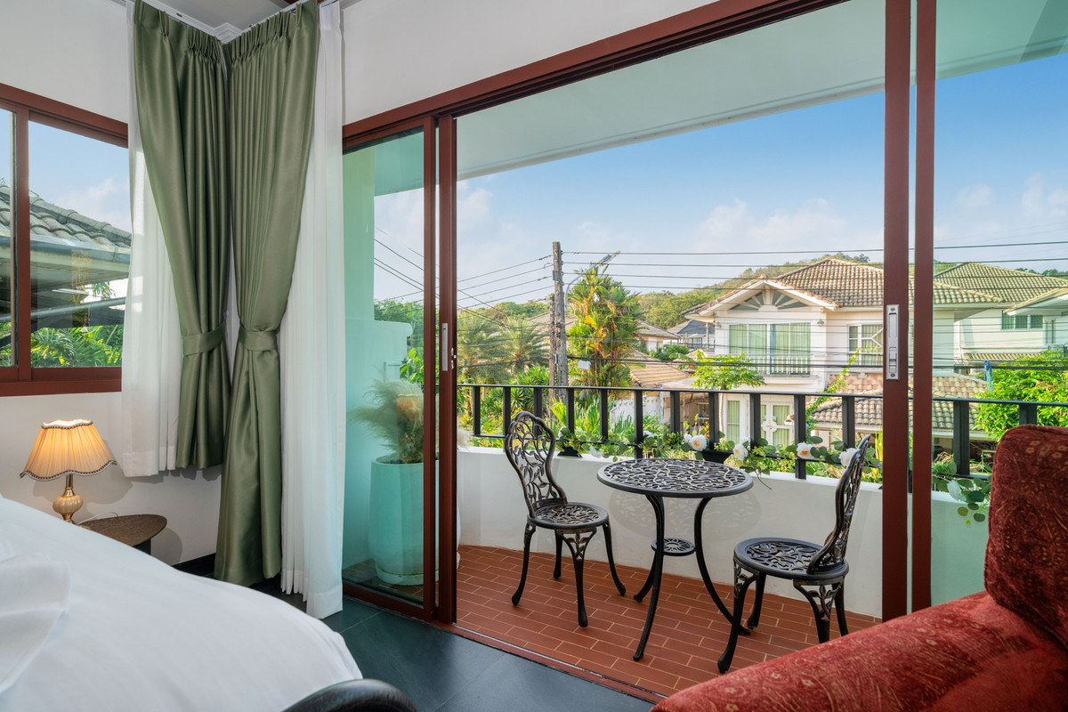 ภูเก็ต : Pool Villa 6 Bedrooms Big Pool 8*4 M. Prime Location in BangTao Phuket For Sale, Rent. Installment Payment applies.