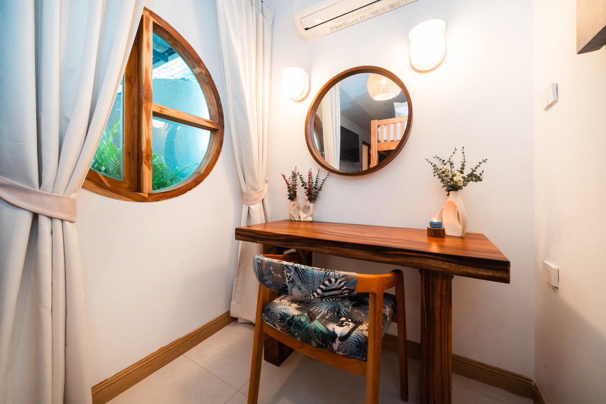 ภูเก็ต : Pool Villa 6 Bedrooms Big Pool 8*4 M. Prime Location in BangTao Phuket For Sale, Rent. Installment Payment applies.