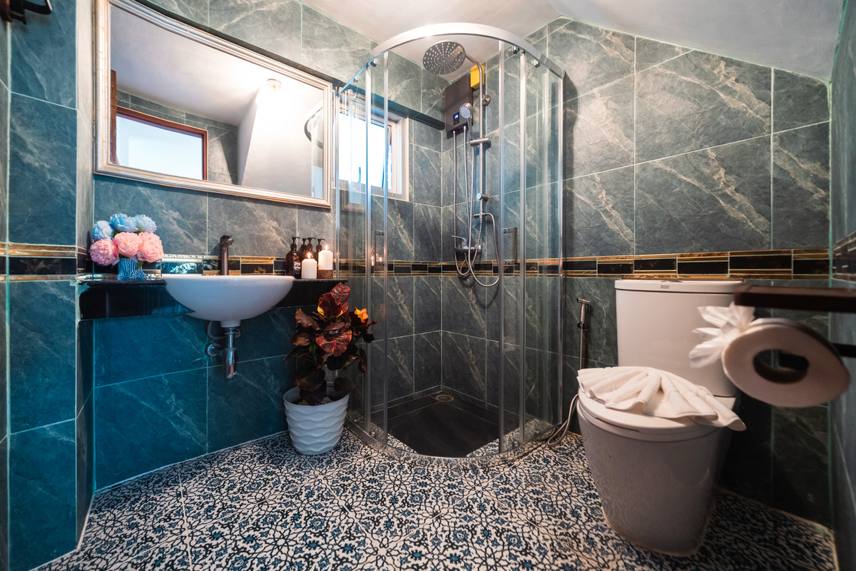 ภูเก็ต : Pool Villa 6 Bedrooms Big Pool 8*4 M. Prime Location in BangTao Phuket For Sale, Rent. Installment Payment applies.