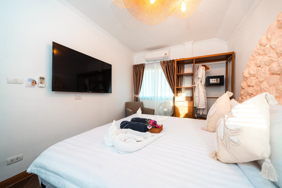 ภูเก็ต : Pool Villa 6 Bedrooms Big Pool 8*4 M. Prime Location in BangTao Phuket For Sale, Rent. Installment Payment applies.