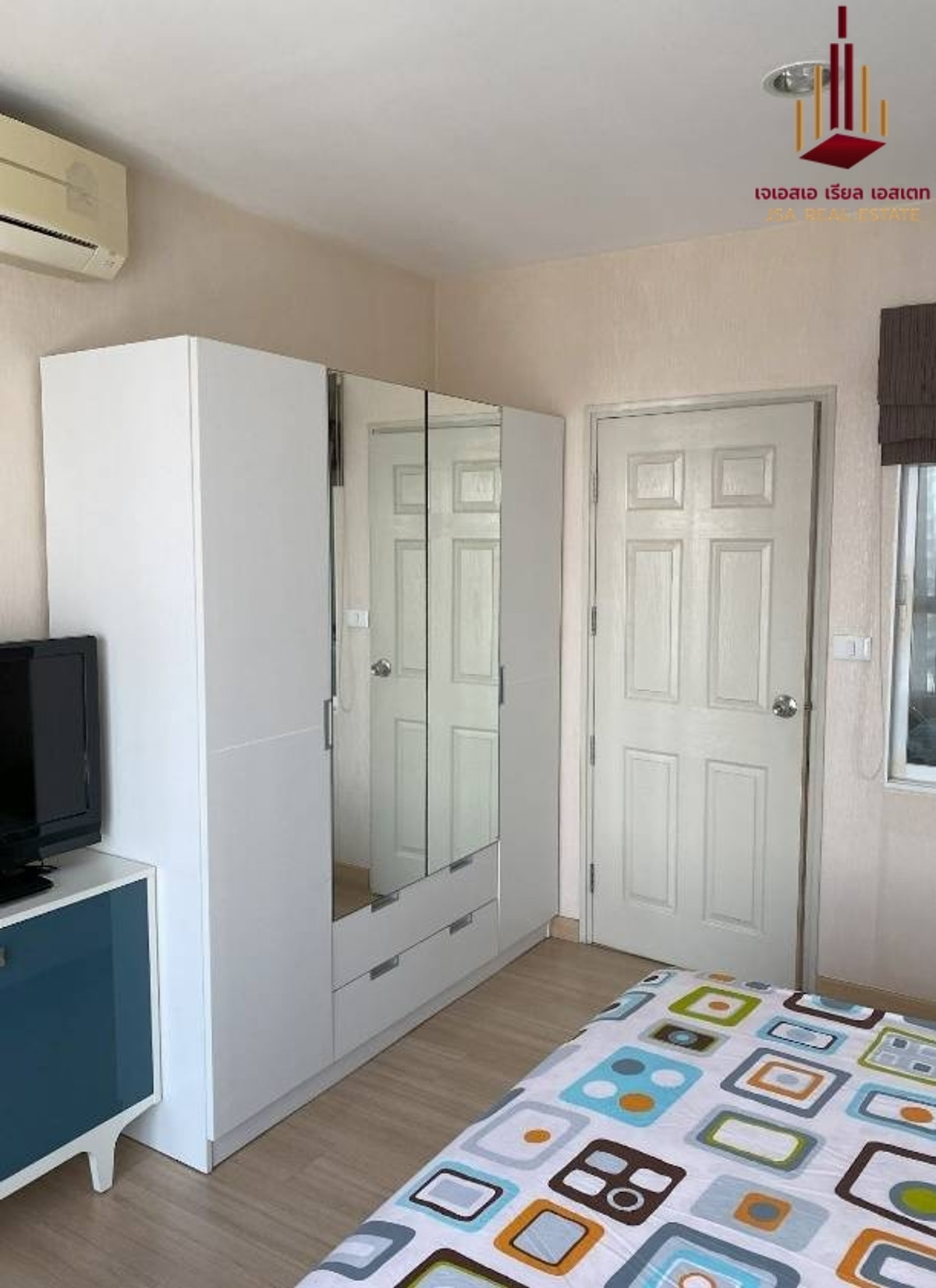 For SaleCondoSathorn, Narathiwat : ✨ For Sale: Life @ Sathorn 10 Condo ✨ 💰 Only 4,700,000 THB