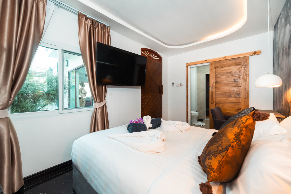 ภูเก็ต : Pool Villa 6 Bedrooms Big Pool 8*4 M. Prime Location in BangTao Phuket For Sale, Rent. Installment Payment applies.