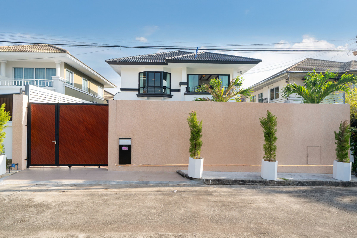 ภูเก็ต : Pool Villa 6 Bedrooms Big Pool 8*4 M. Prime Location in BangTao Phuket For Sale, Rent. Installment Payment applies.