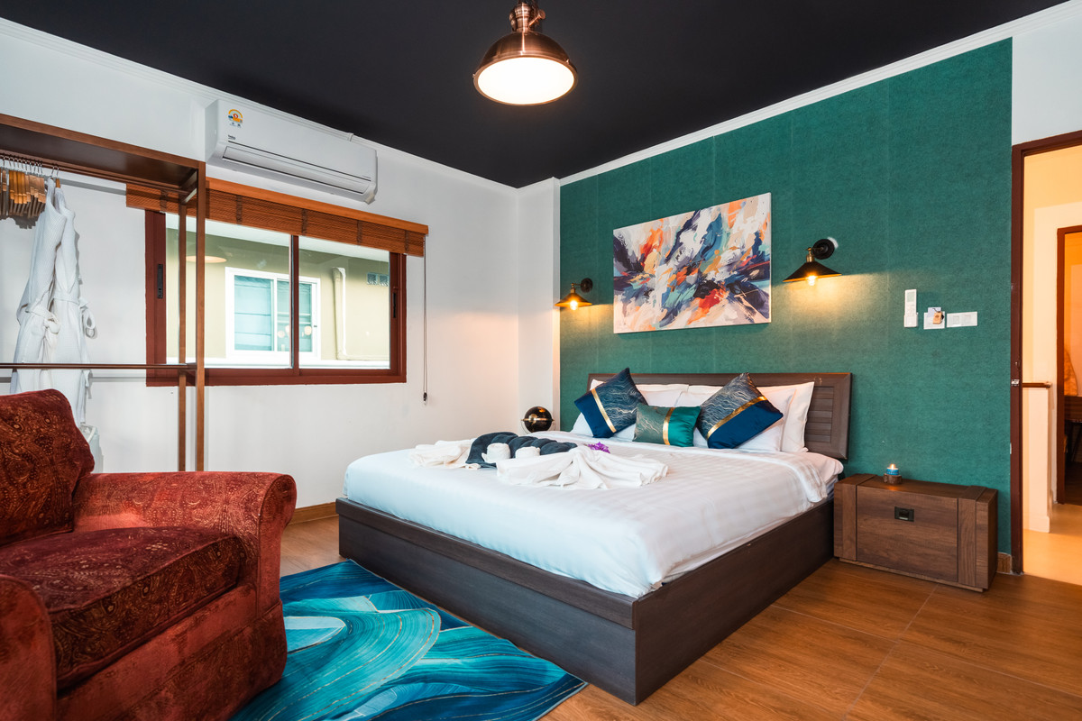 ภูเก็ต : Pool Villa 6 Bedrooms Big Pool 8*4 M. Prime Location in BangTao Phuket For Sale, Rent. Installment Payment applies.