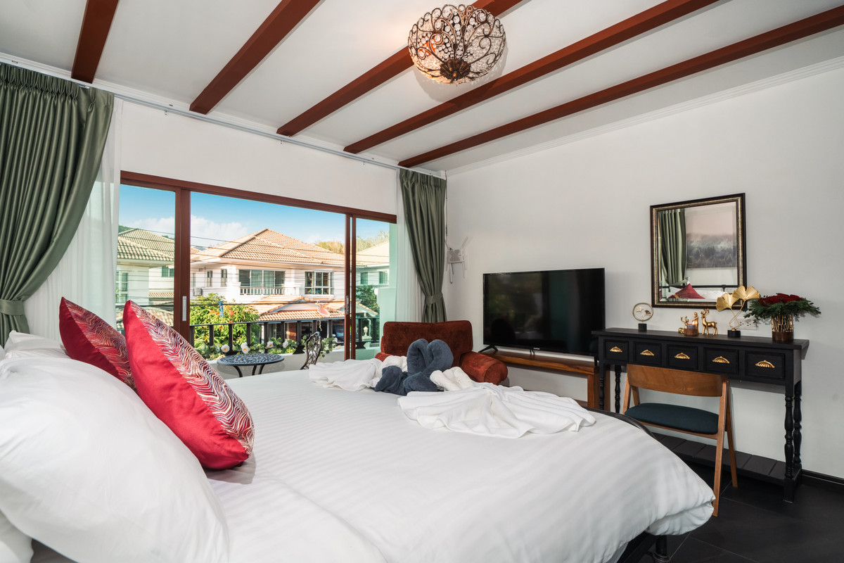 ภูเก็ต : Pool Villa 6 Bedrooms Big Pool 8*4 M. Prime Location in BangTao Phuket For Sale, Rent. Installment Payment applies.