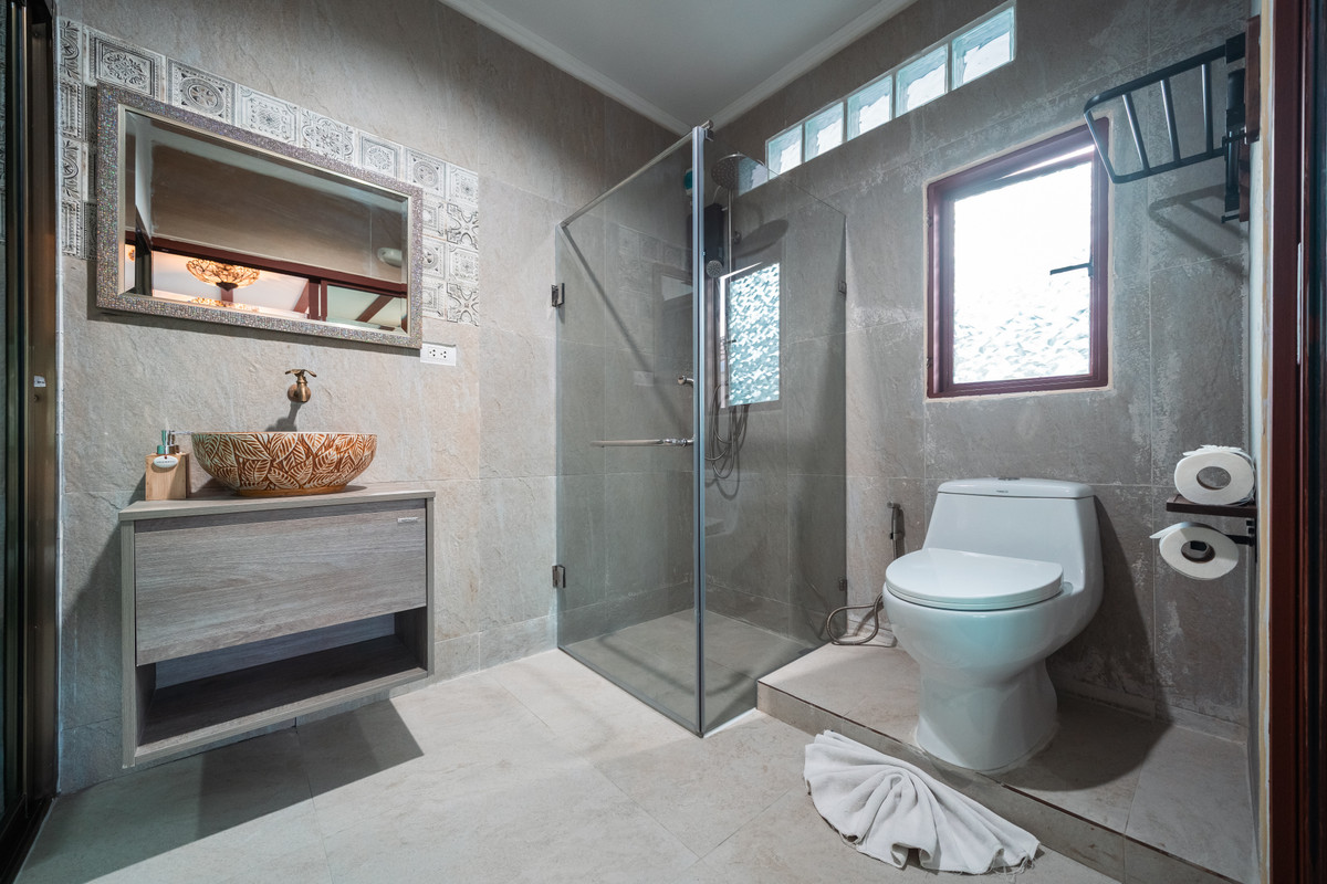 ภูเก็ต : Pool Villa 6 Bedrooms Big Pool 8*4 M. Prime Location in BangTao Phuket For Sale, Rent. Installment Payment applies.