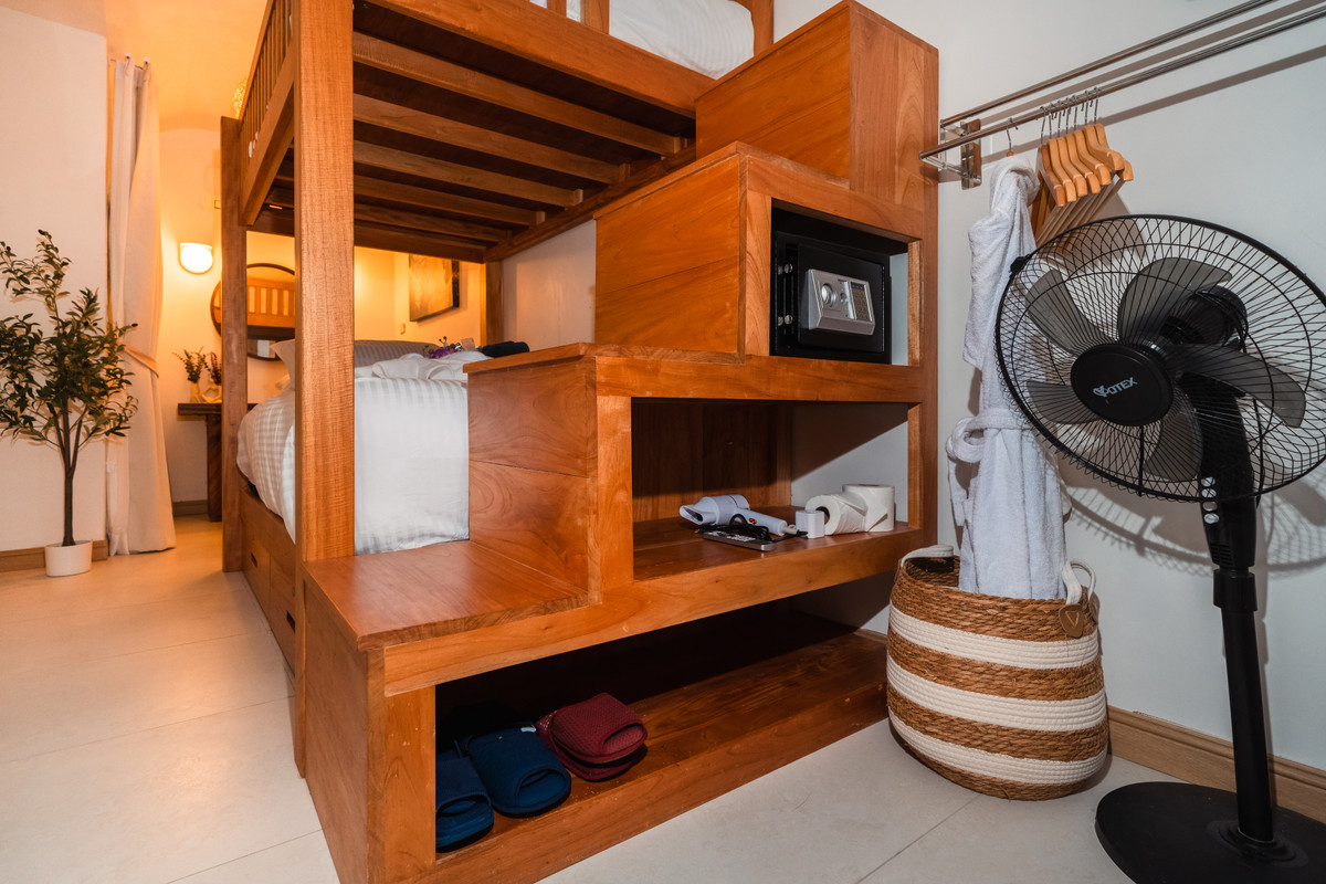 ภูเก็ต : Pool Villa 6 Bedrooms Big Pool 8*4 M. Prime Location in BangTao Phuket For Sale, Rent. Installment Payment applies.