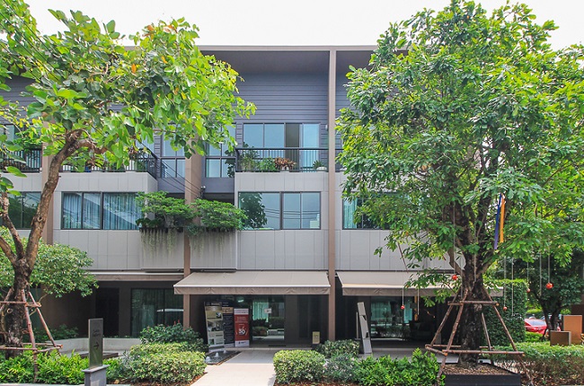 Baan Klang Muang Ladprao-Serithai