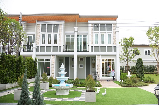 รวมประกาศ ขายทาวน์เฮ้าส์ทาวน์โฮม โกลเด้น ทาวน์ เพชรเกษม 81