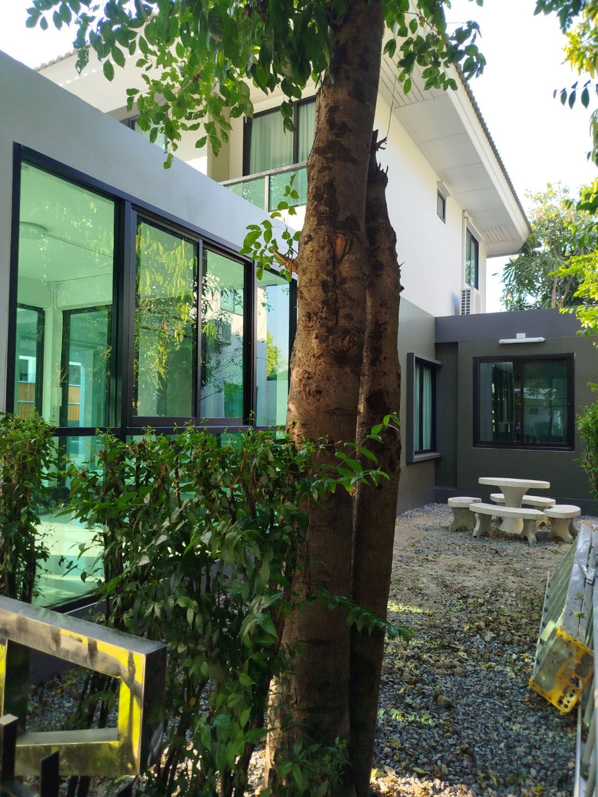 ให้เช่าบ้านปทุมธานี รังสิต ธรรมศาสตร์ : ให้เช่าบ้านเดี่ยว 2 ชั้น เลียบมอเตอร์เวย์ลำลูกกา-รังสิตคลอง5