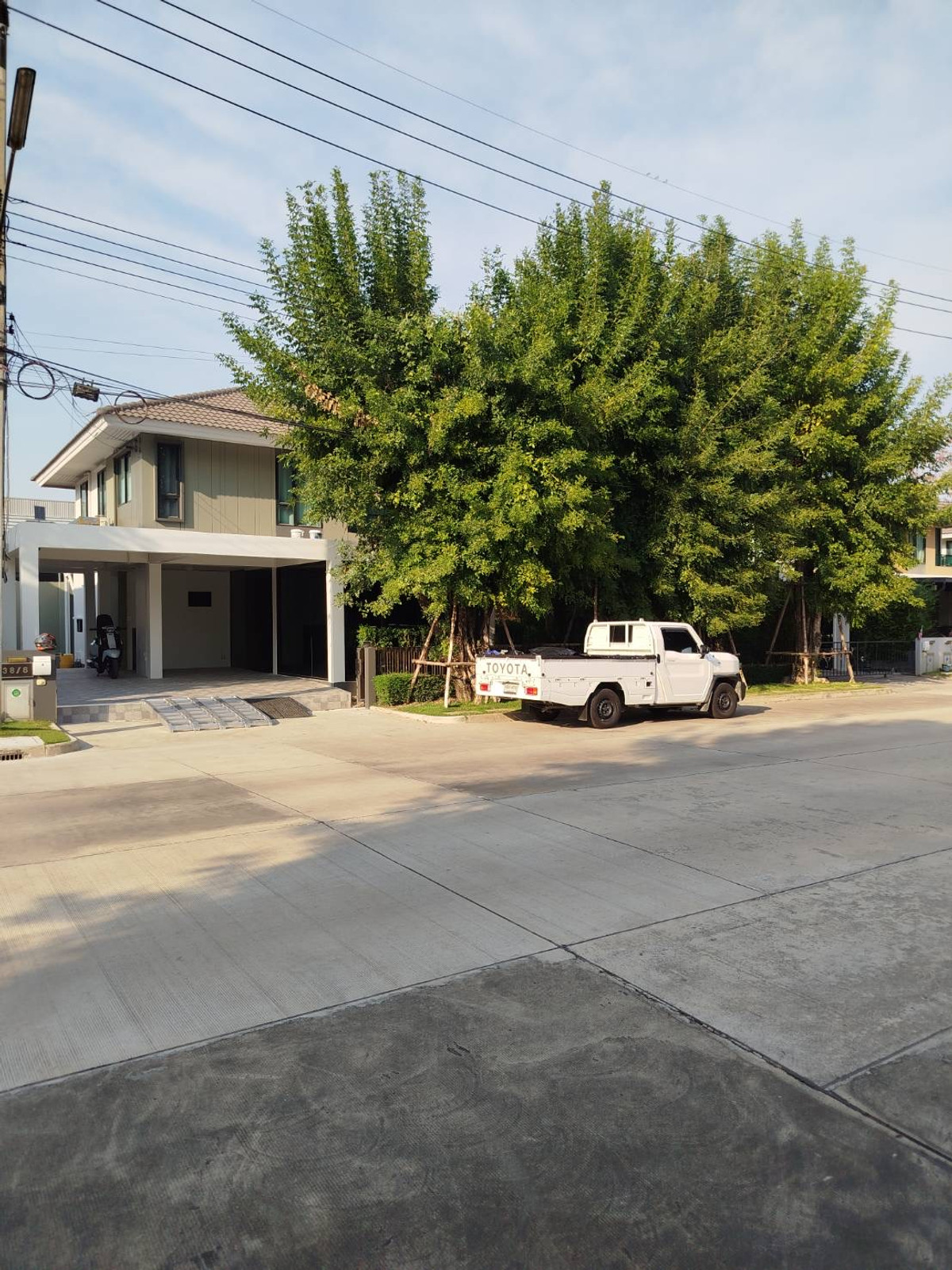 ให้เช่าบ้านปทุมธานี รังสิต ธรรมศาสตร์ : ให้เช่าบ้านเดี่ยว 2 ชั้น เลียบมอเตอร์เวย์ลำลูกกา-รังสิตคลอง5