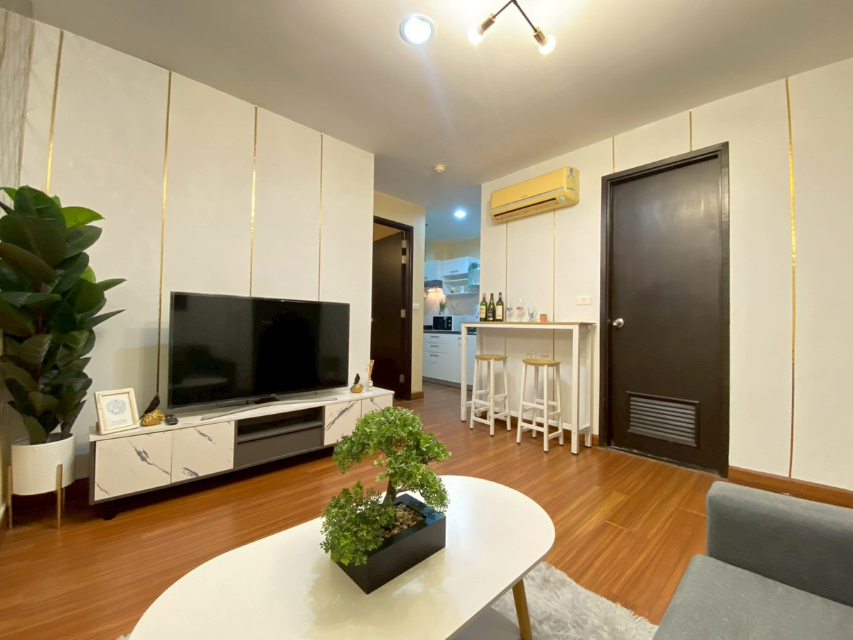 For RentCondoRatchadapisek, Huaikwang, Suttisan : For rent: Diamond Ratchada (Owner Post) 37 sq m. Price 15900 baht. You can stay here only.