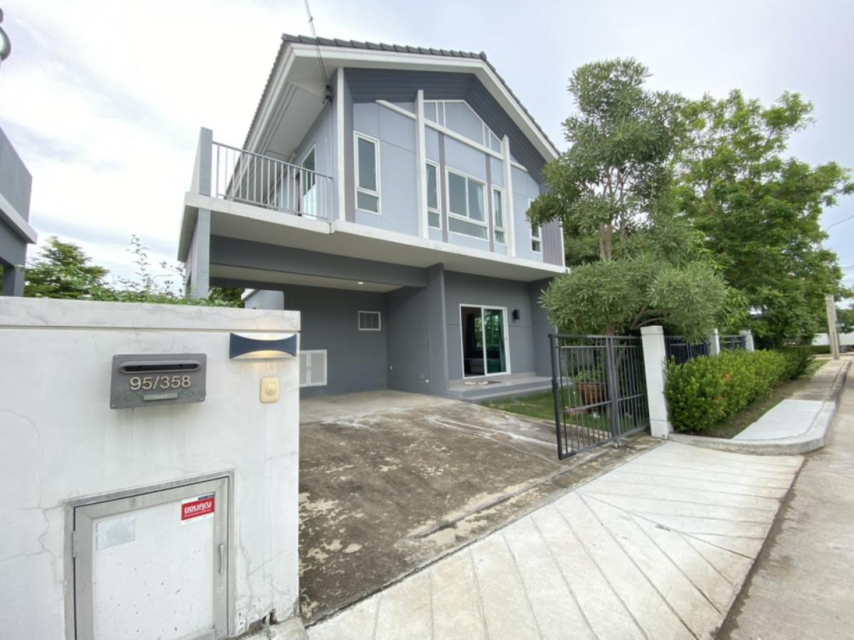 For RentHouseChaengwatana, Muangthong : Single house for rent, Perfect Park Chaengwattana, corner plot, main road, main road, near SISB International School.