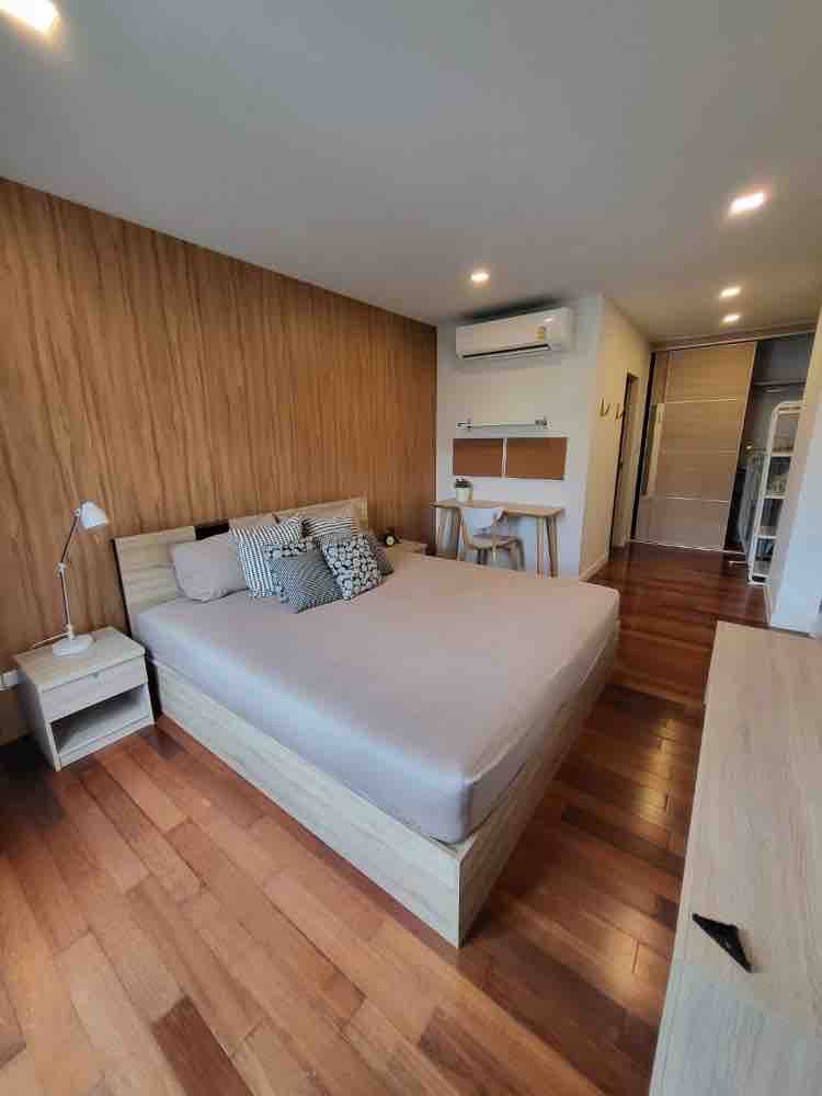 ให้เช่าคอนโดสุขุมวิท อโศก ทองหล่อ : Newly renovated The 49 plus 2 2 bedrooms good location