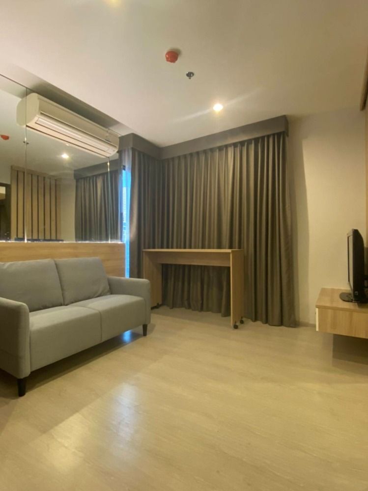 For RentCondoRama9, Petchburi, RCA : Rhythm Asoke for rent, size 41 sq.m. (one bed plus 1), corner room, 24th floor