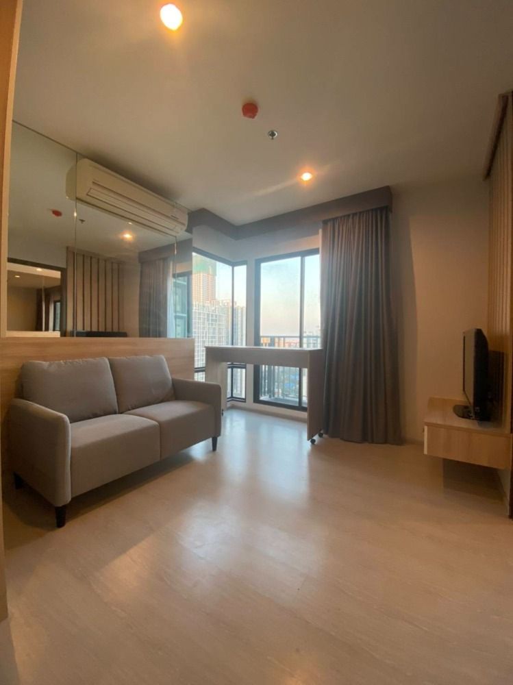 For RentCondoRama9, Petchburi, RCA : Rhythm Asoke for rent, size 41 sq.m. (one bed plus 1), corner room, 24th floor