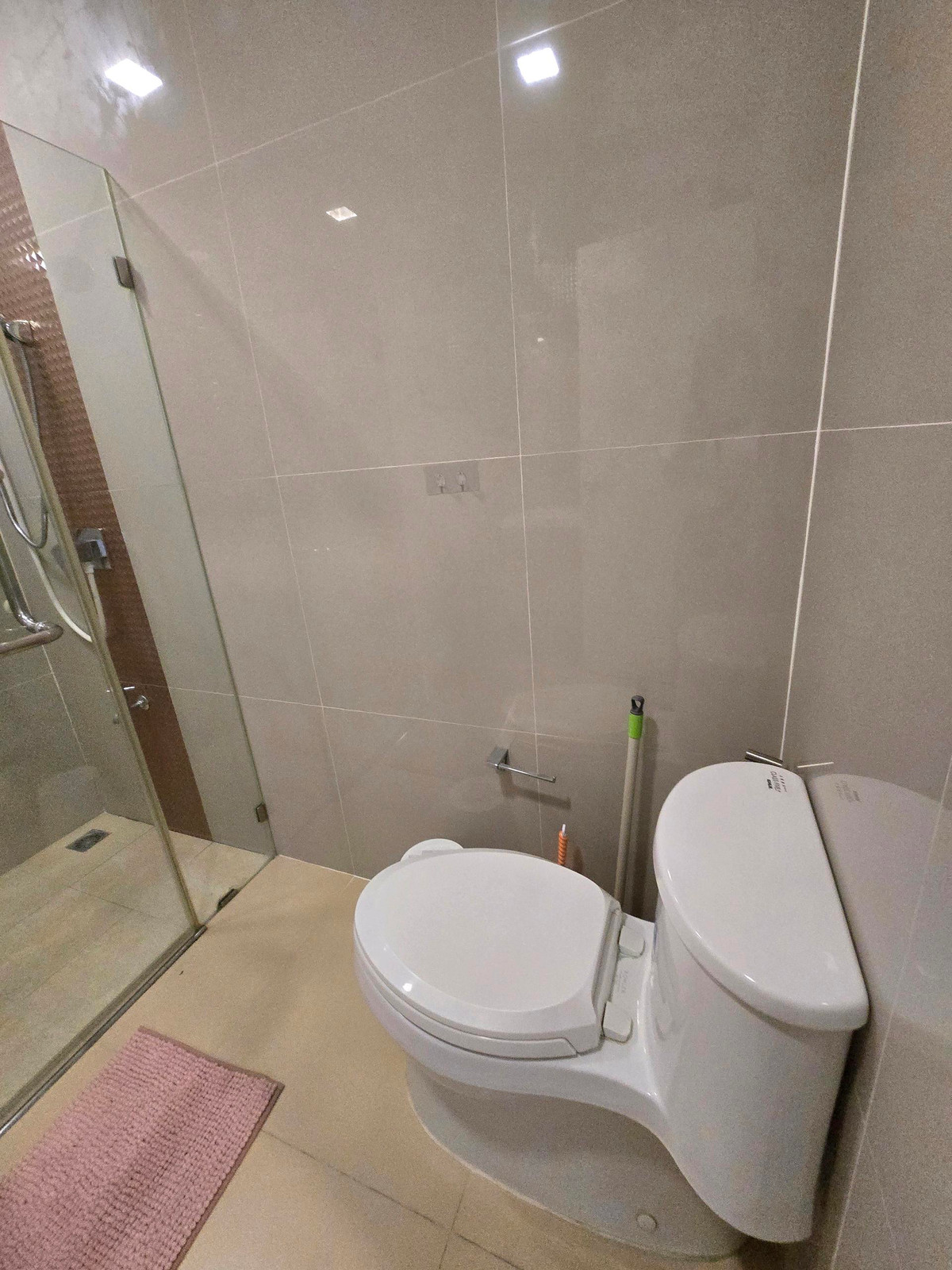 ให้เช่าทาวน์โฮมนวมินทร์ รามอินทรา : ให้เช่า ทาวน์โฮม3ชั้น(วิวสระว่ายน้ำ) 25ตรว.อยู่ถนน รามอินทรา65 ใกล้แฟชั่นไอส์แลนด์