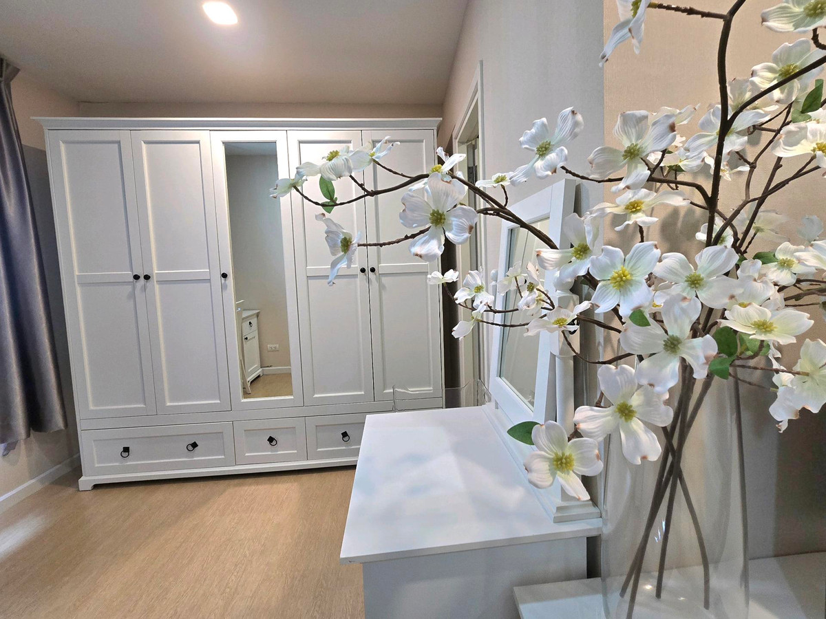 ให้เช่าทาวน์โฮมนวมินทร์ รามอินทรา : ให้เช่า ทาวน์โฮม3ชั้น(วิวสระว่ายน้ำ) 25ตรว.อยู่ถนน รามอินทรา65 ใกล้แฟชั่นไอส์แลนด์