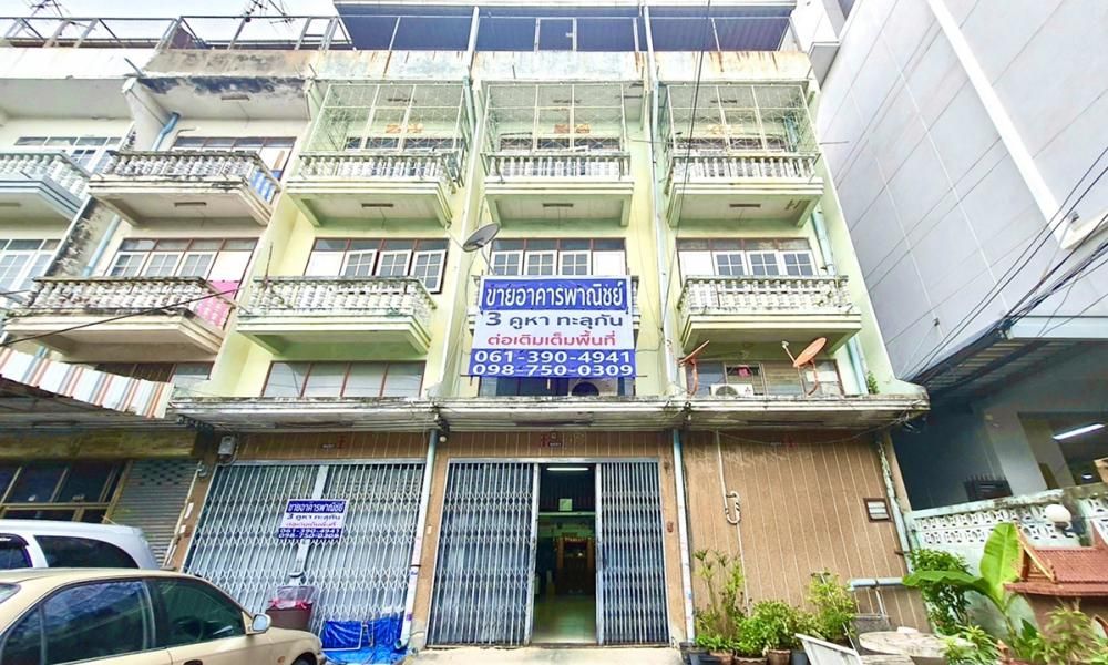 For SaleShop HouseEakachai, Bang Bon : Selling commercial buildings, 3 booths, hit through to fill the area in Soi. Kamnon Man 22 1400 sq m. 120 sq wa, can park many cars.