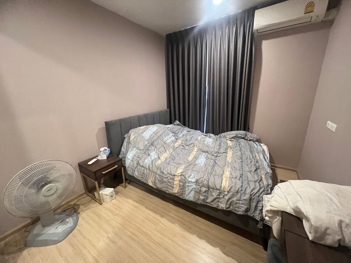 For SaleCondoPinklao, Charansanitwong : 🌻 Selling a very cheap room !! 1 bedroom, 19th floor, only 2.2 million baht only. // Plum Condo Pinklao Station near Pathip Pinklao and MRT // 065 356 2745 Nong The Toy 🌻