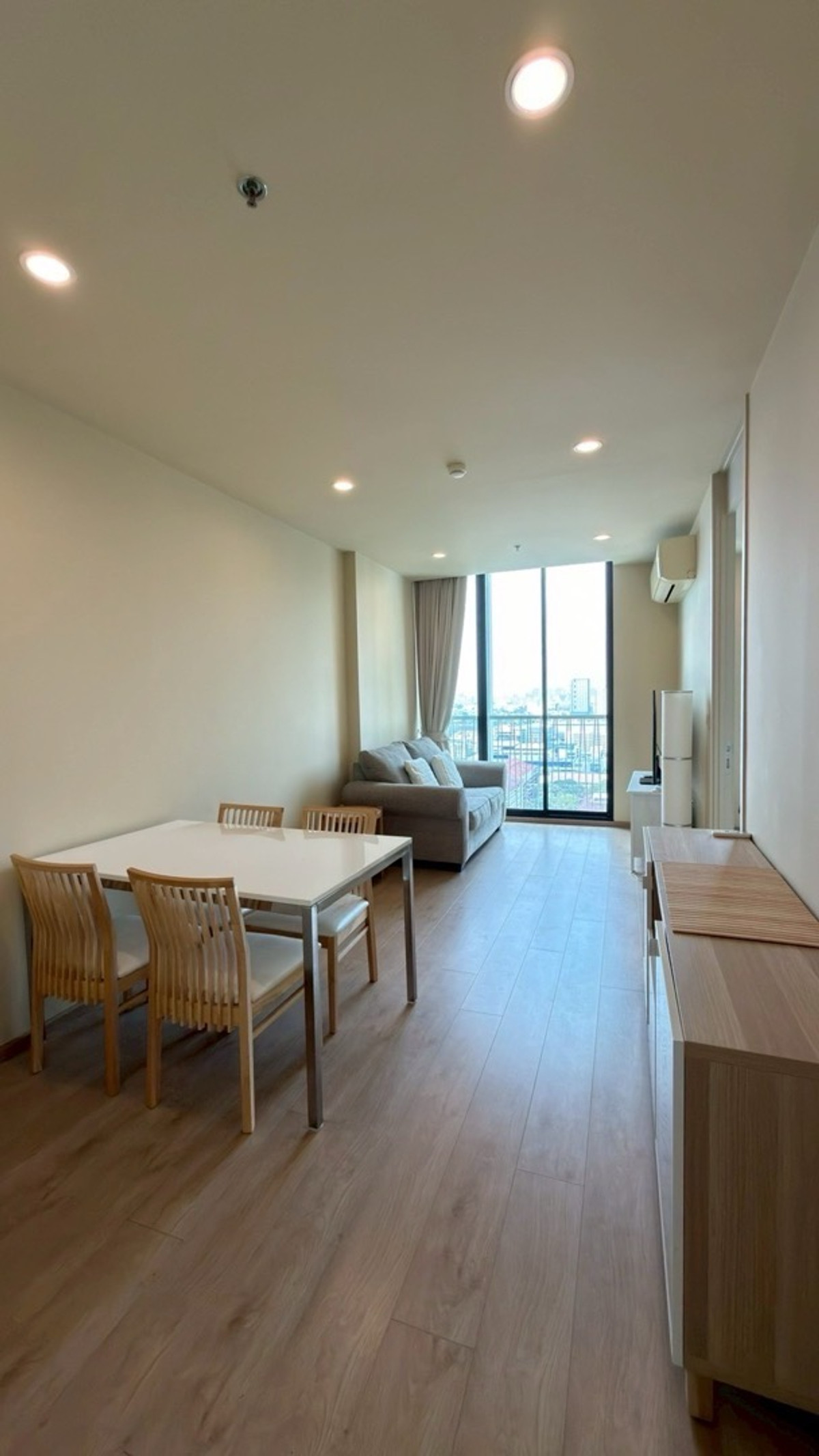 For RentCondoSukhumvit, Asoke, Thonglor : BEST DEAL : Noble recole for rent, beautiful new room, 1 bedroom, high floor, beautiful view, please call : 0953905490