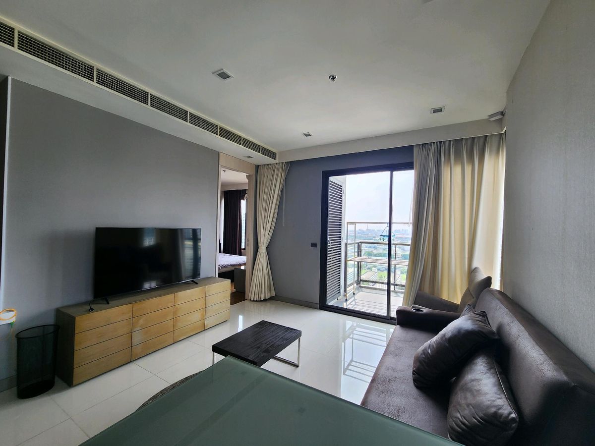 For RentCondoRatchathewi,Phayathai : (Rented) M Phayathai pet-friendly, 2 bedrooms, corner room