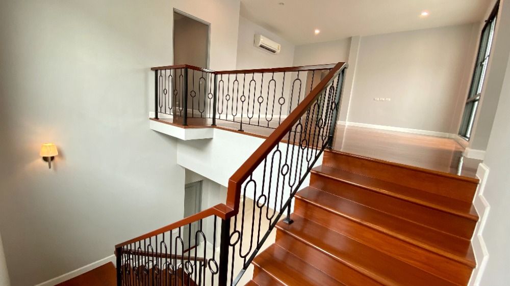 ขายบ้านพุทธมณฑล ศาลายา : ขายบ้านใหม่ นิยาม บรมราชชนนี Type กลางขายเท่าราคาเริ่มต้น ทรง Modern Classic ติดถนนใหญ่ปิ่นเกล้า - บรมราชชนนี