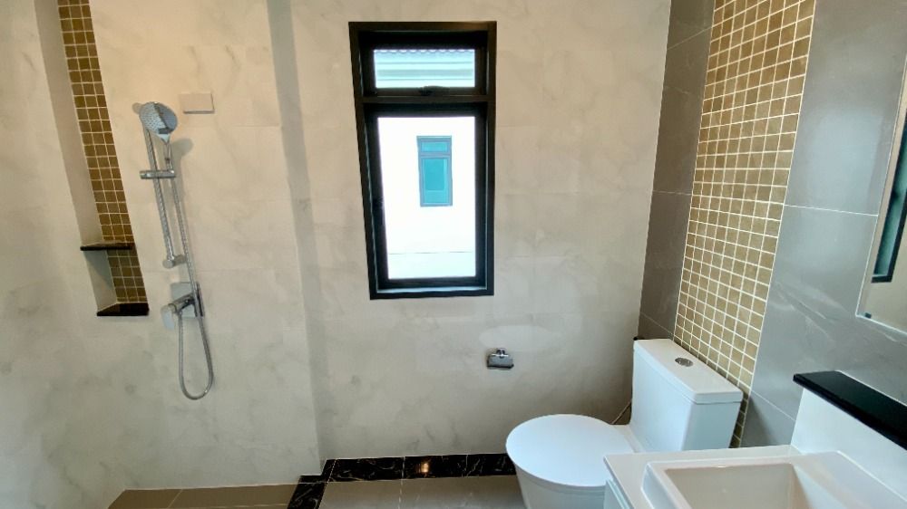 ขายบ้านพุทธมณฑล ศาลายา : ขายบ้านใหม่ นิยาม บรมราชชนนี Type กลางขายเท่าราคาเริ่มต้น ทรง Modern Classic ติดถนนใหญ่ปิ่นเกล้า - บรมราชชนนี