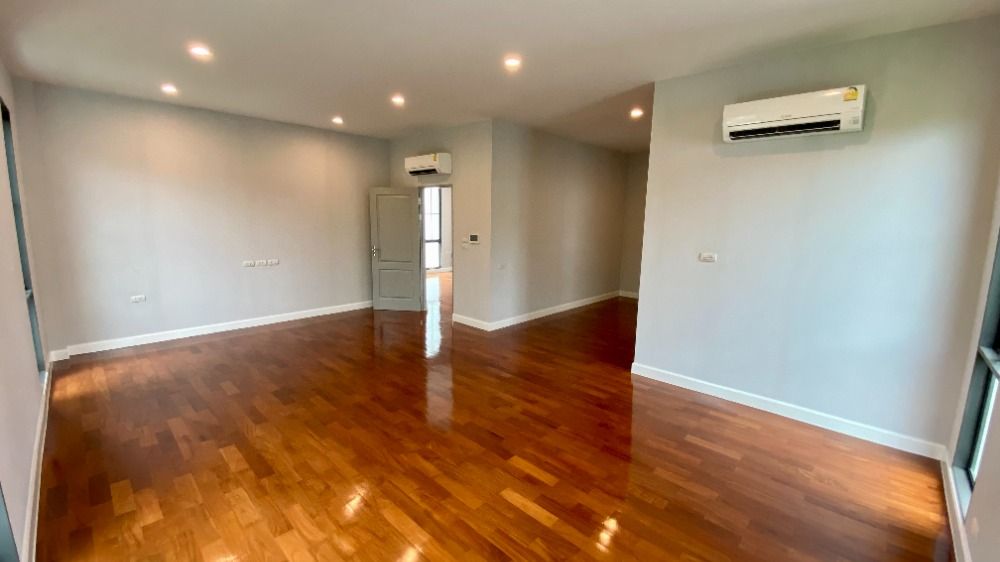 ขายบ้านพุทธมณฑล ศาลายา : ขายบ้านใหม่ นิยาม บรมราชชนนี Type กลางขายเท่าราคาเริ่มต้น ทรง Modern Classic ติดถนนใหญ่ปิ่นเกล้า - บรมราชชนนี